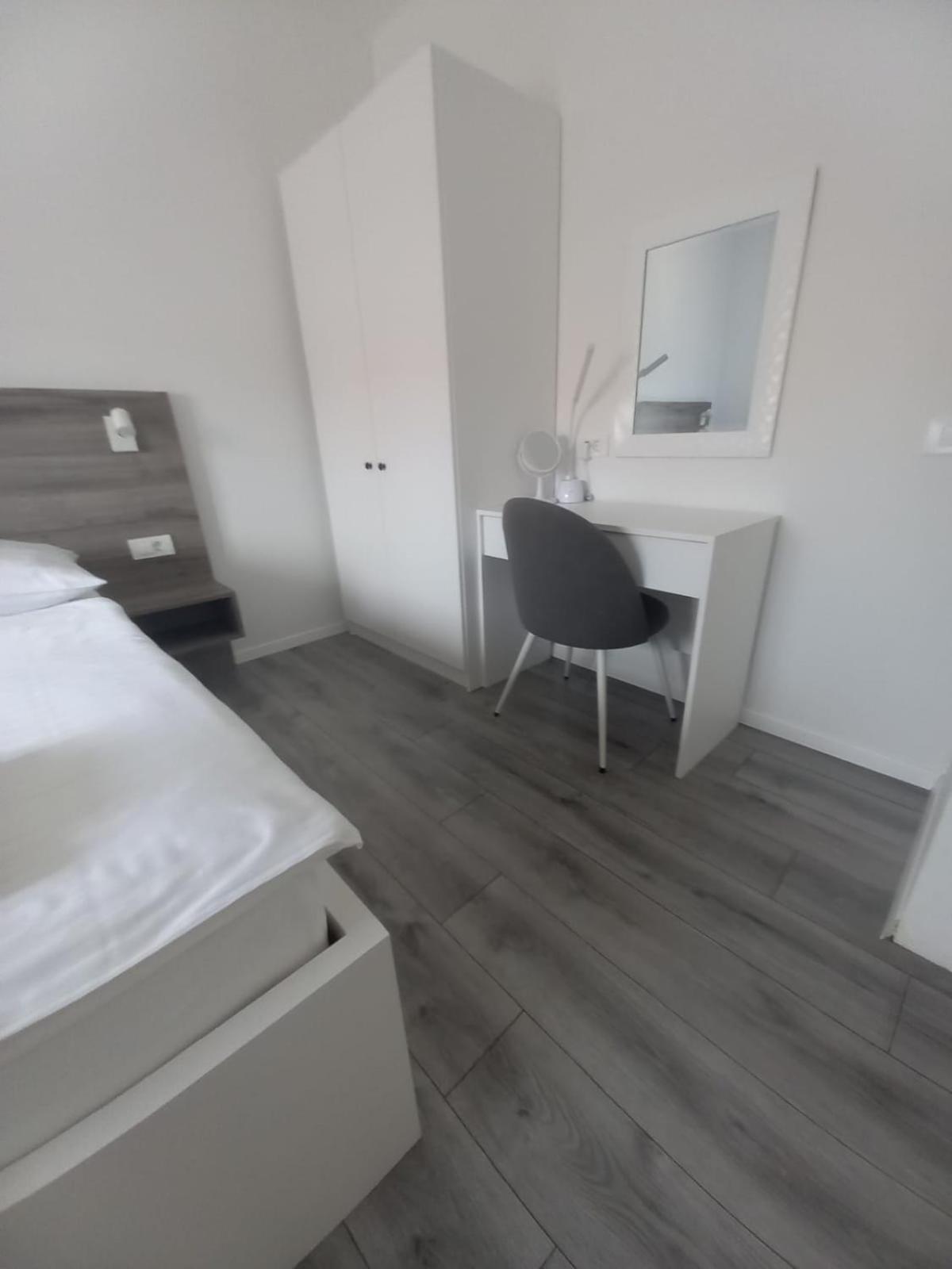 Apartman Stela Rab Town Exterior foto